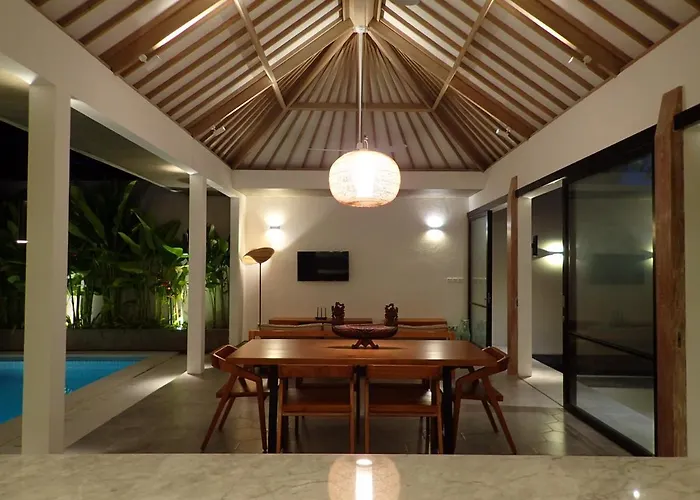 Hujan Seminyak