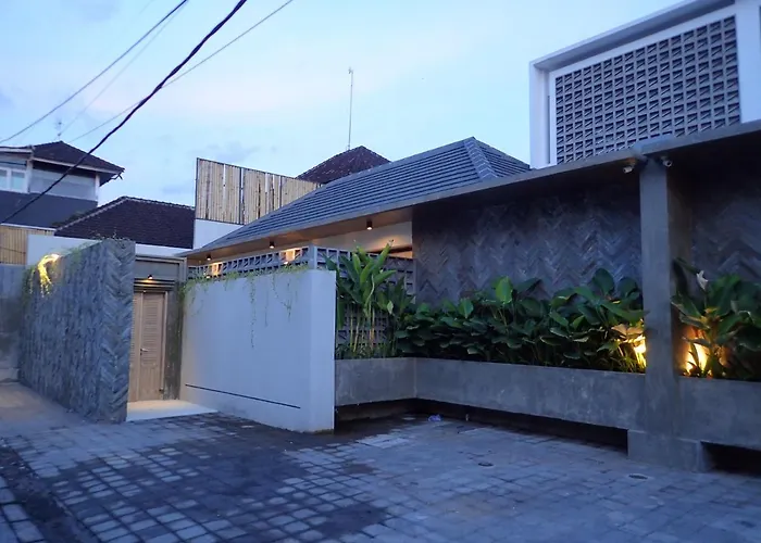 Villa Hujan