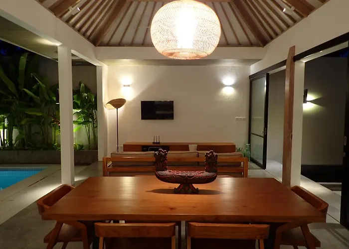 Hujan Seminyak